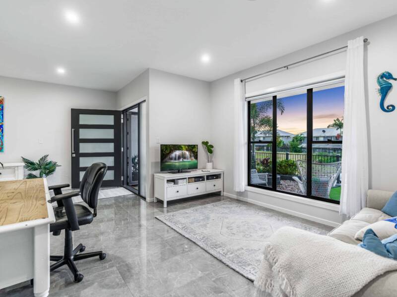 14 David Place, MANLY WEST, QLD 4179 Australia