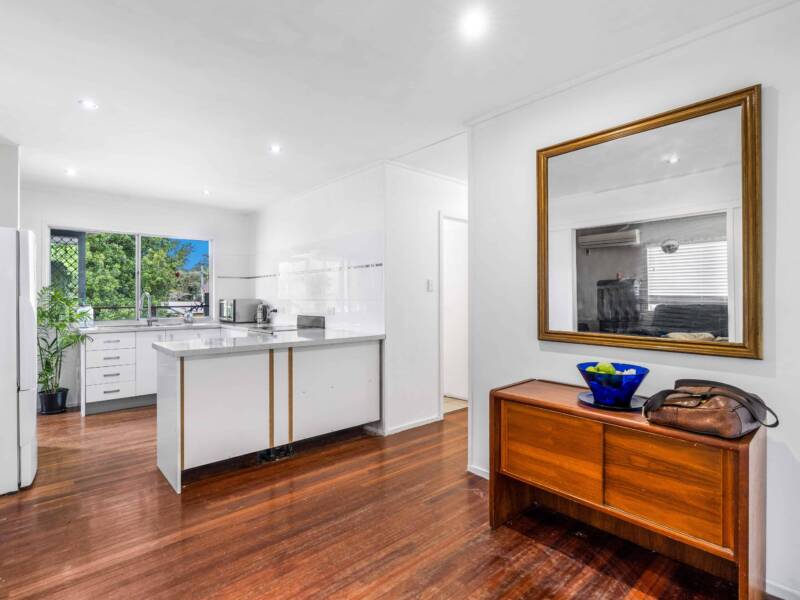 38 Roseberry Parade, WYNNUM WEST, QLD 4178 Australia