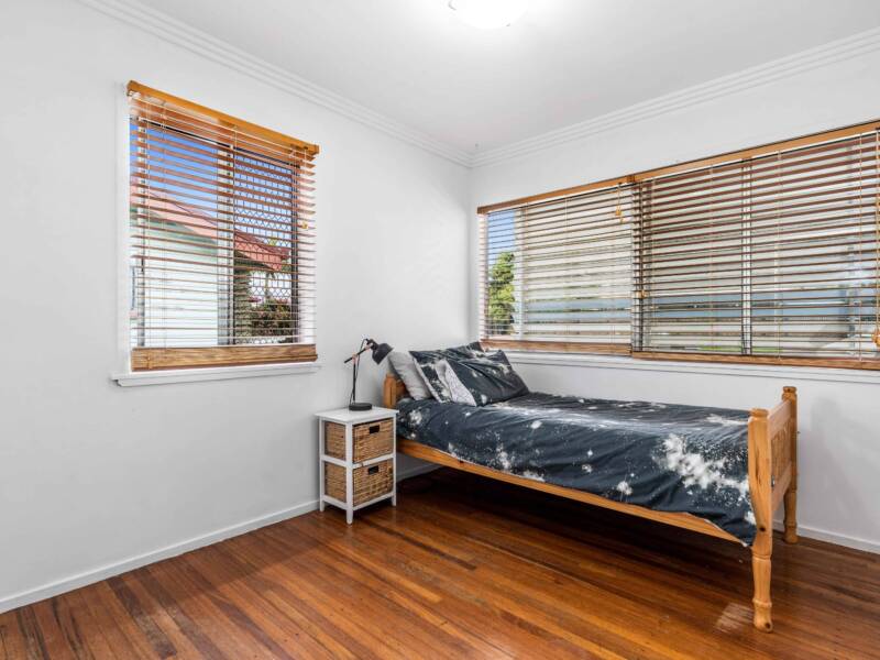 38 Roseberry Parade, WYNNUM WEST, QLD 4178 Australia