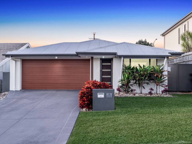 7 Demby Crescent, WAKERLEY, QLD 4154 Australia