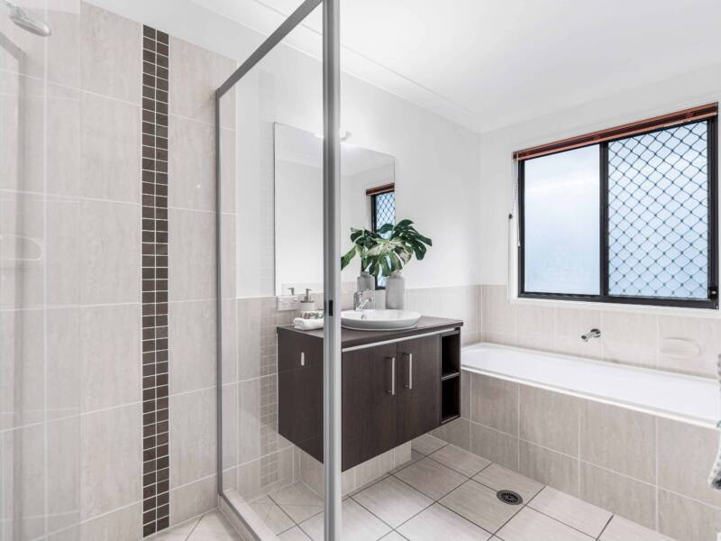 7 Demby Crescent, WAKERLEY, QLD 4154 Australia