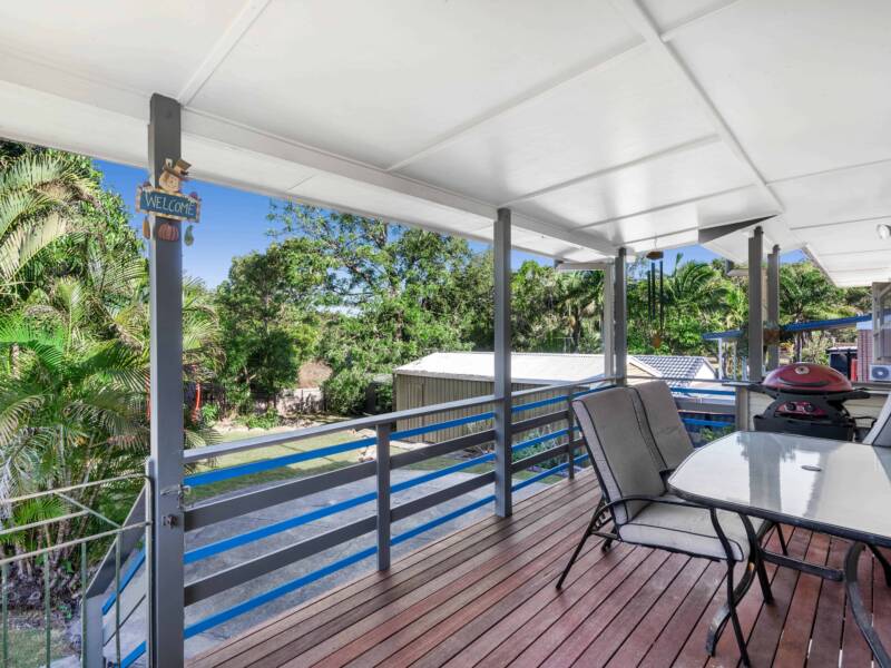 98 Empire Avenue, MANLY WEST, QLD 4179 Australia