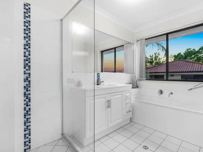 19 Unsworth Street, BELMONT, QLD 4153 Australia