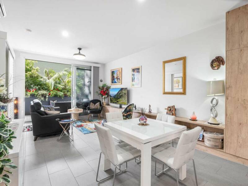 102/32 Glenora Street, WYNNUM, QLD 4178 Australia