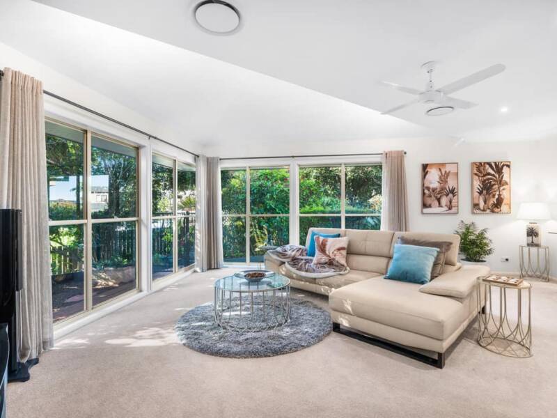 16 Coolview Street, MANLY WEST, QLD 4179 Australia