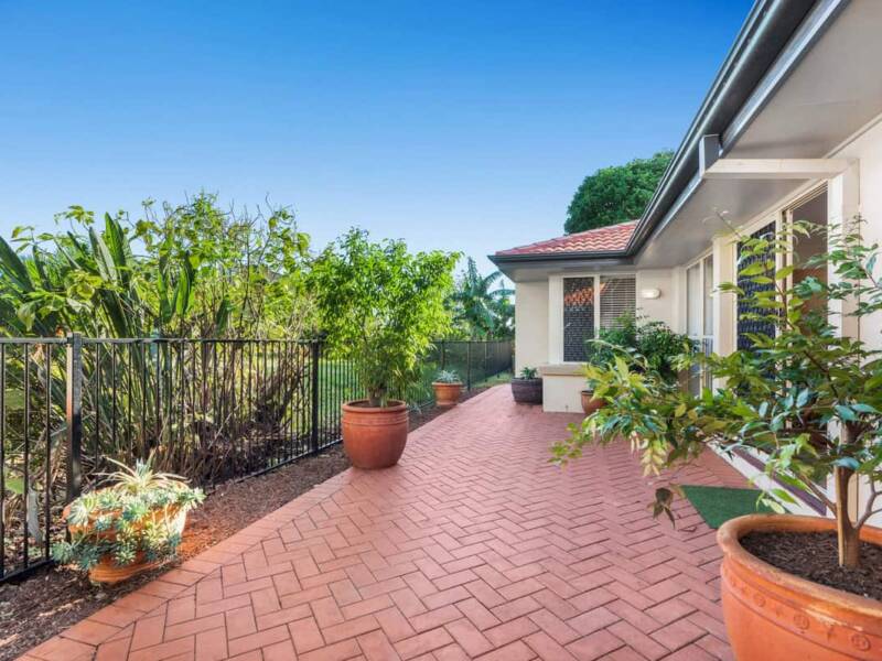 16 Coolview Street, MANLY WEST, QLD 4179 Australia