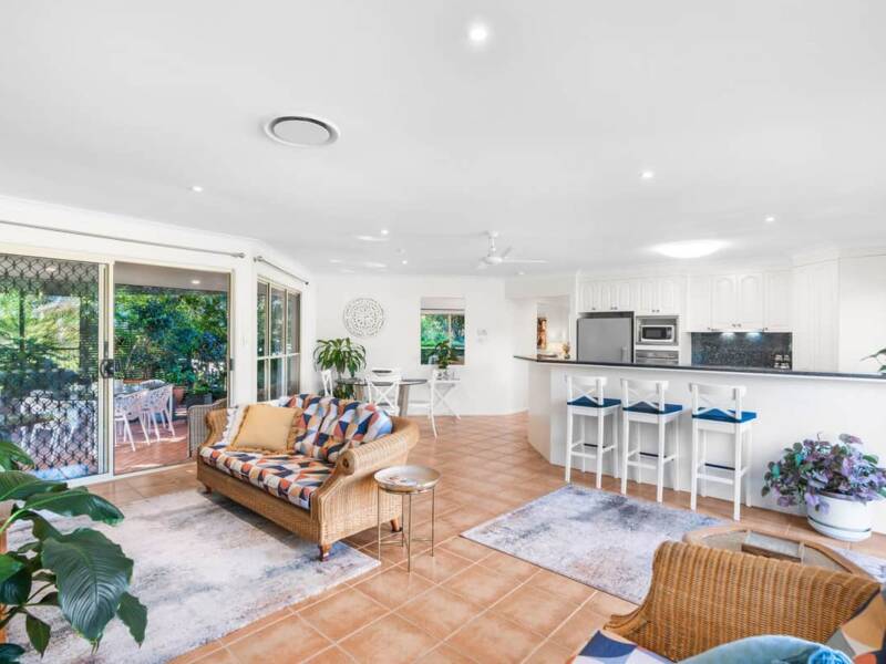 16 Coolview Street, MANLY WEST, QLD 4179 Australia
