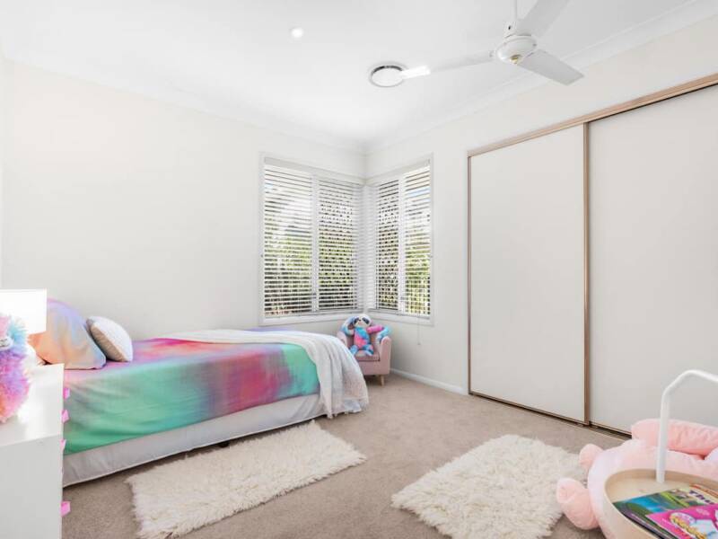 16 Coolview Street, MANLY WEST, QLD 4179 Australia