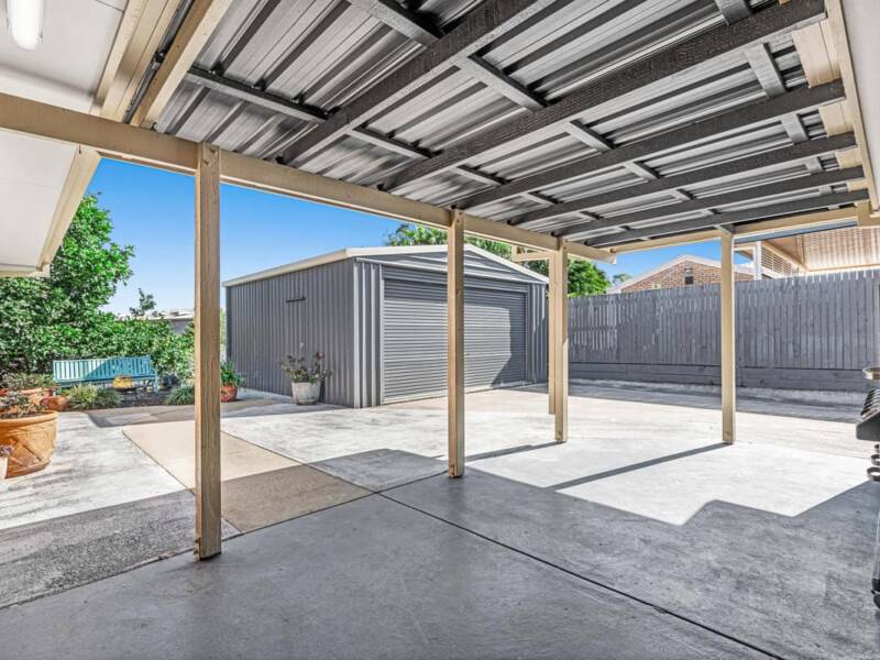 12 Irvine Place, WYNNUM WEST, QLD 4178 Australia