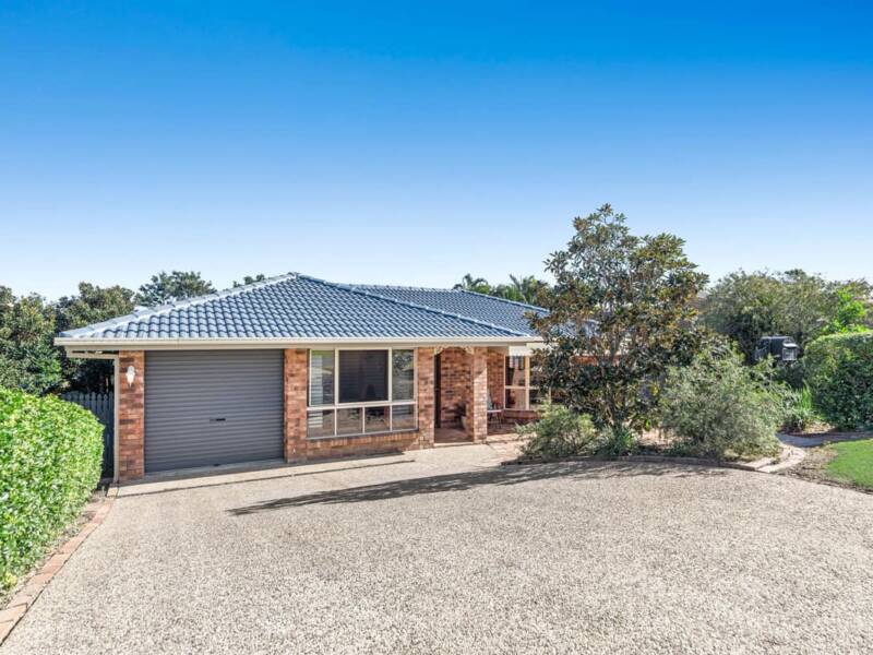 12 Irvine Place, WYNNUM WEST, QLD 4178 Australia
