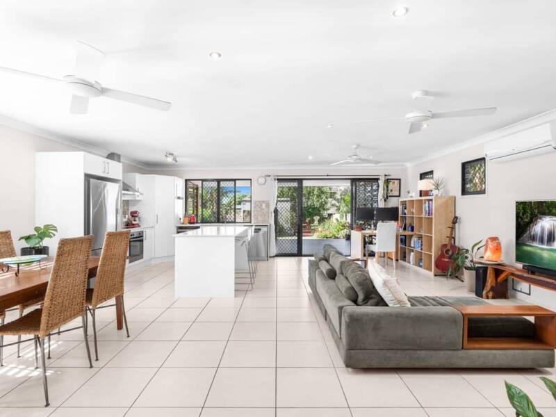 130 West Avenue, WYNNUM, QLD 4178 Australia
