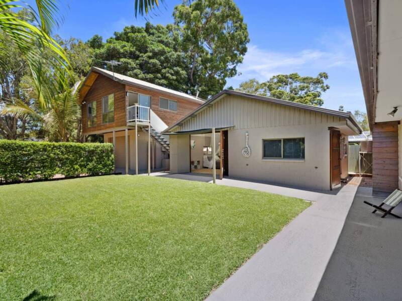 92 Midgen Street, Kooringal, QLD 4025 Australia