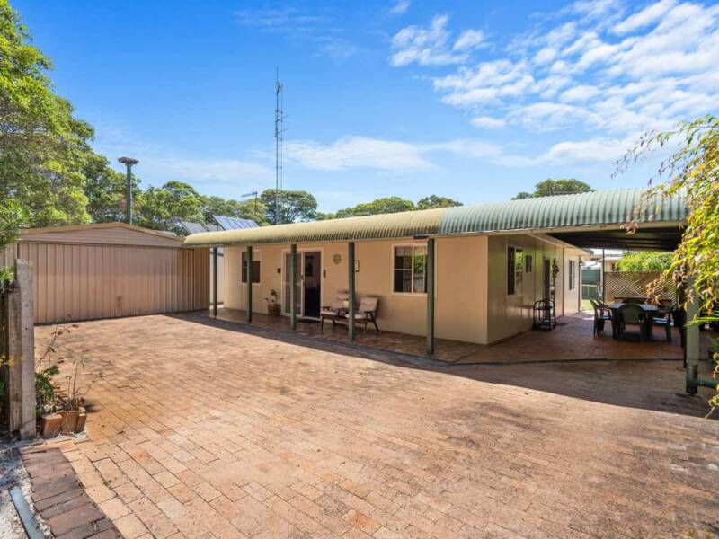 64 Midgen Street, Kooringal, QLD 4025 Australia