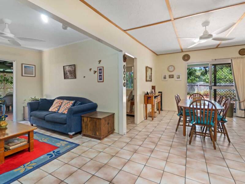 64 Midgen Street, Kooringal, QLD 4025 Australia
