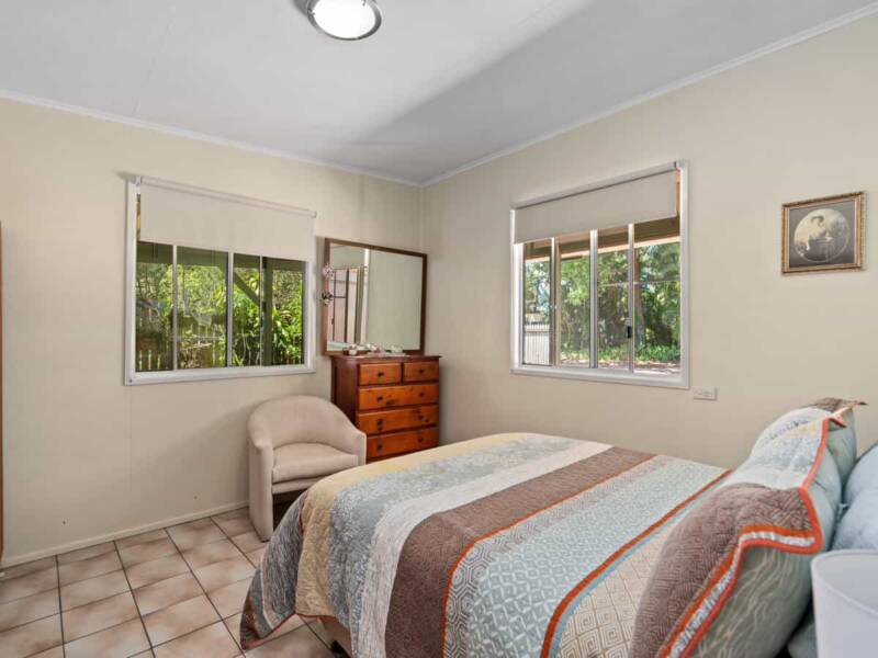 64 Midgen Street, Kooringal, QLD 4025 Australia