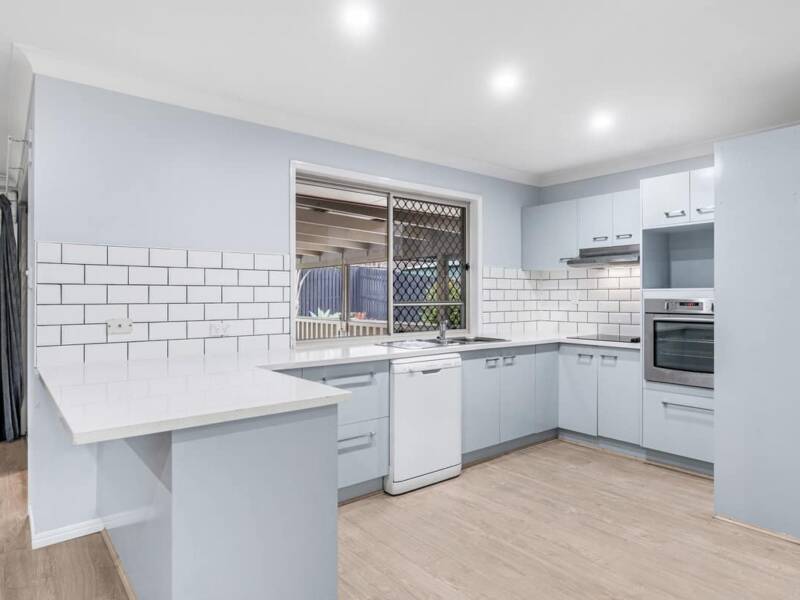 27 Jacaranda Street, WYNNUM WEST, QLD 4178 Australia