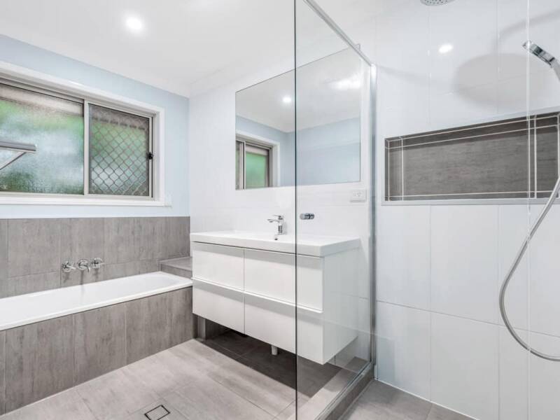 27 Jacaranda Street, WYNNUM WEST, QLD 4178 Australia