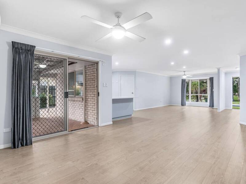 27 Jacaranda Street, WYNNUM WEST, QLD 4178 Australia