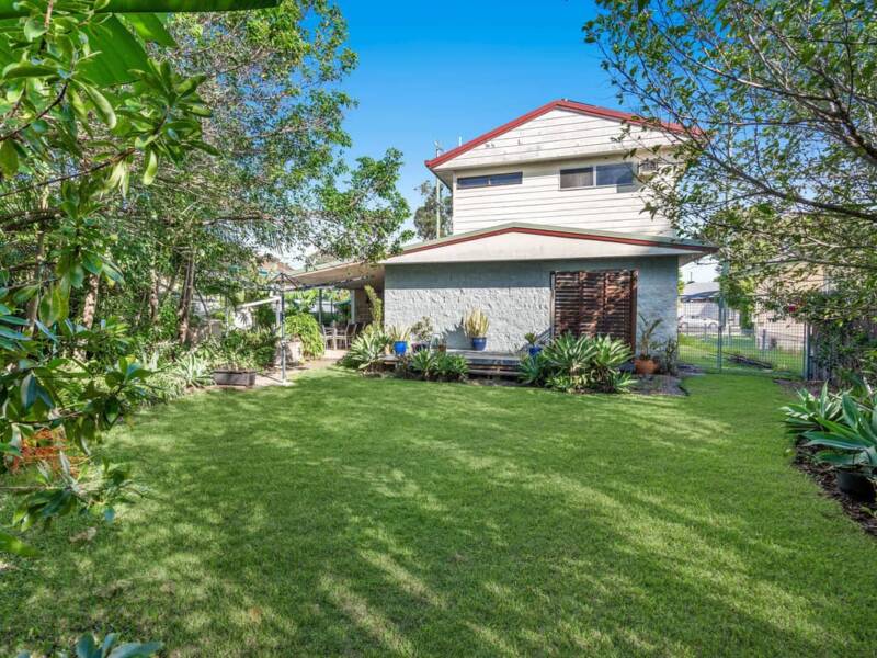 12 Crawford Road, Wynnum West, QLD 4178 Australia