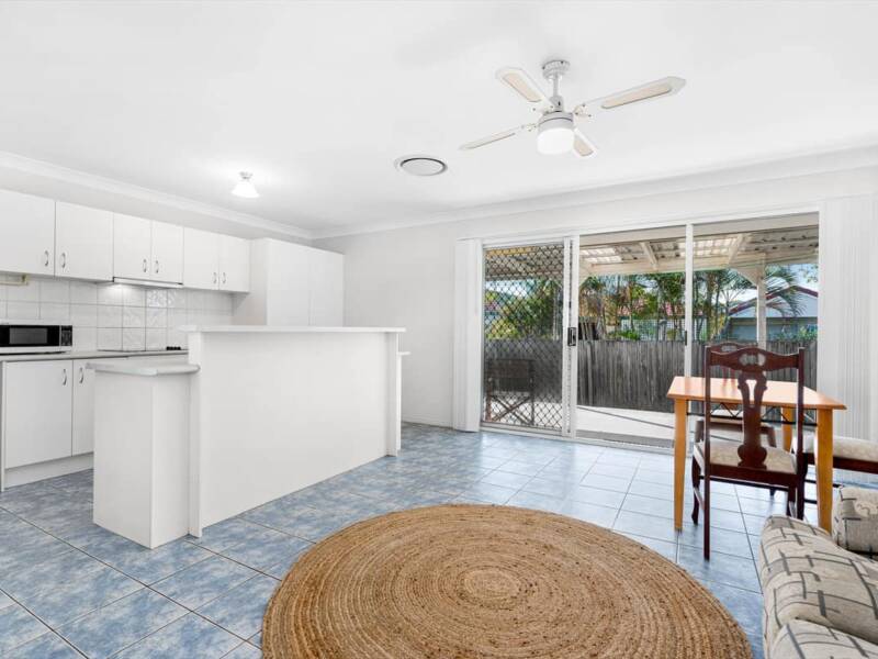 25 Poinciana Street, Wynnum West, QLD 4178 Australia
