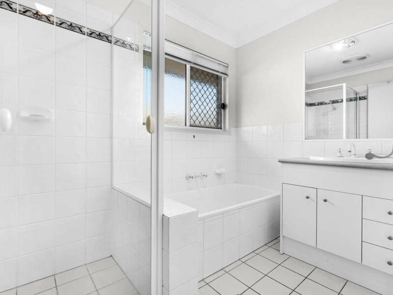 25 Poinciana Street, Wynnum West, QLD 4178 Australia