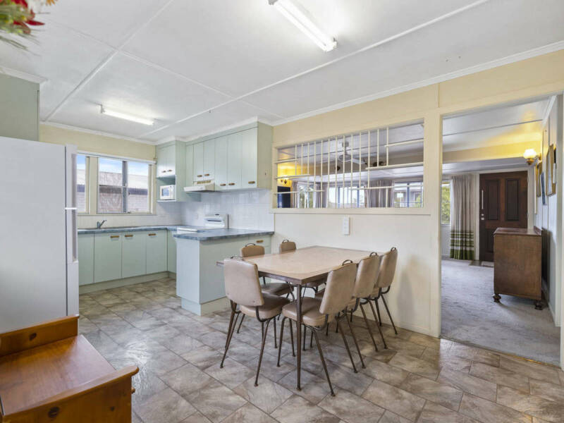 20 Robertson Road, Eastern Heights, QLD 4305 Australia