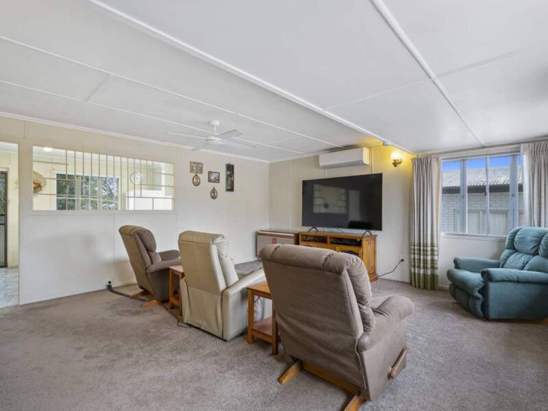 20 Robertson Road, Eastern Heights, QLD 4305 Australia