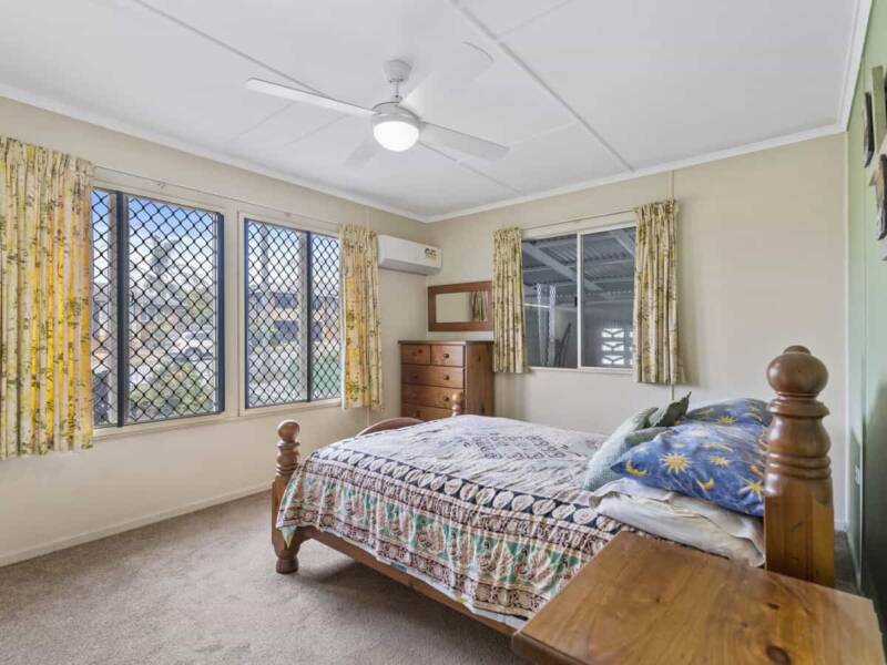 20 Robertson Road, Eastern Heights, QLD 4305 Australia