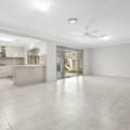 8 Yering Place, WYNNUM WEST, QLD 4178 Australia