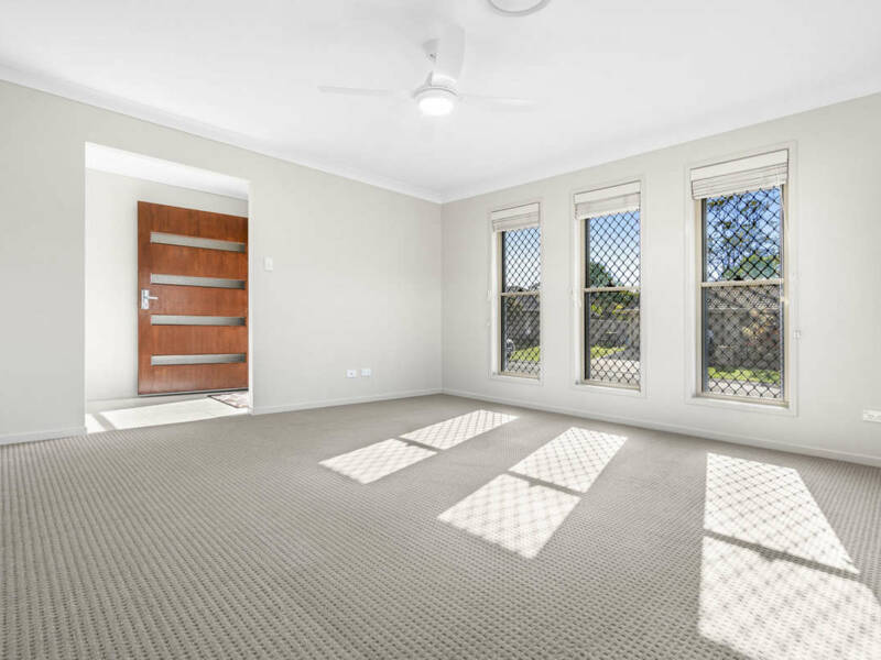 8 Yering Place, WYNNUM WEST, QLD 4178 Australia