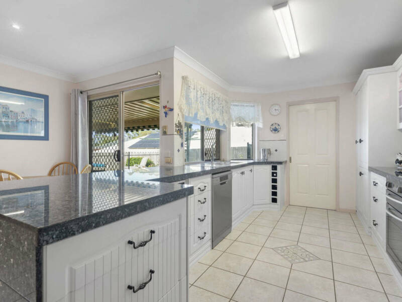 10 Burbank Road, Birkdale, QLD 4159 Australia