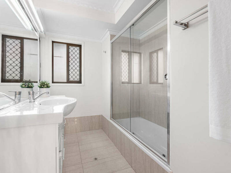 14 Coolview Street, Manly West, QLD 4179 Australia