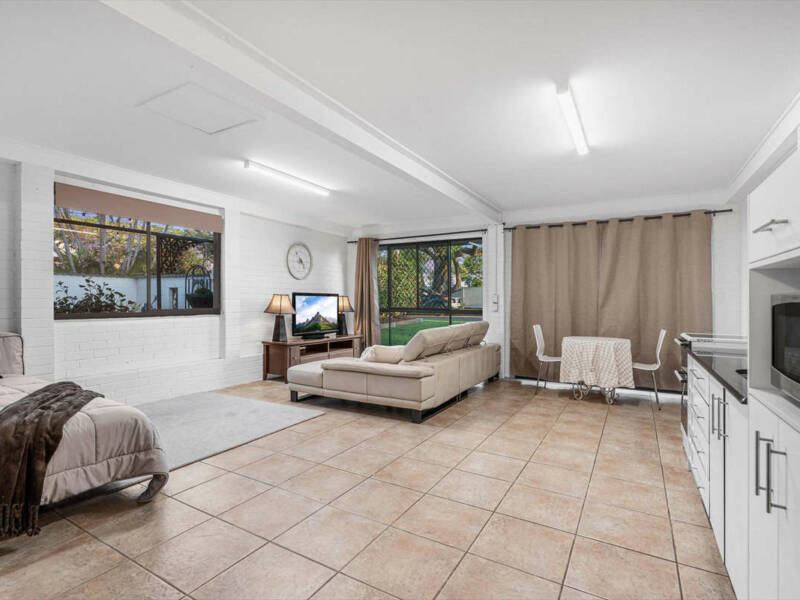 14 Coolview Street, Manly West, QLD 4179 Australia