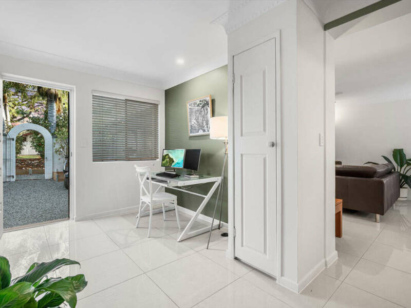 14 Coolview Street, Manly West, QLD 4179 Australia