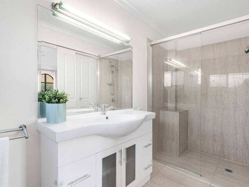 14 Coolview Street, Manly West, QLD 4179 Australia