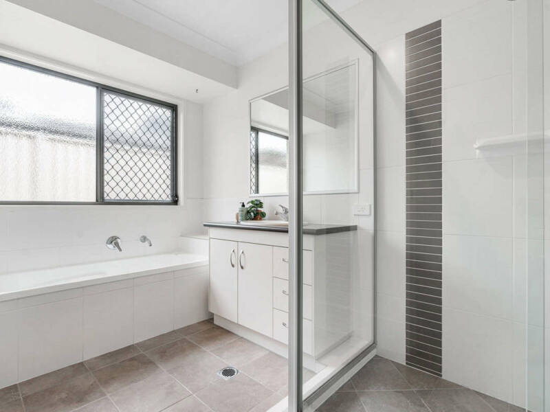 4 Yering Place, Wynnum West, QLD 4178 Australia