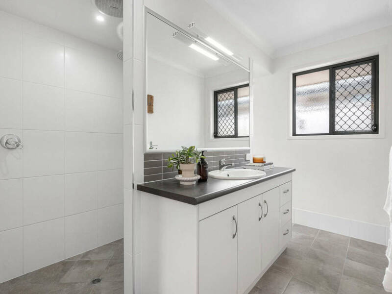 4 Yering Place, Wynnum West, QLD 4178 Australia