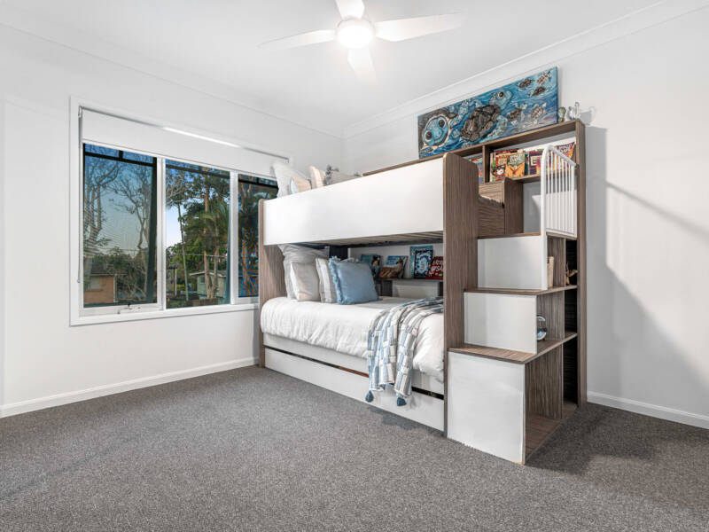 21 Duval Street, WYNNUM WEST, QLD 4178 Australia