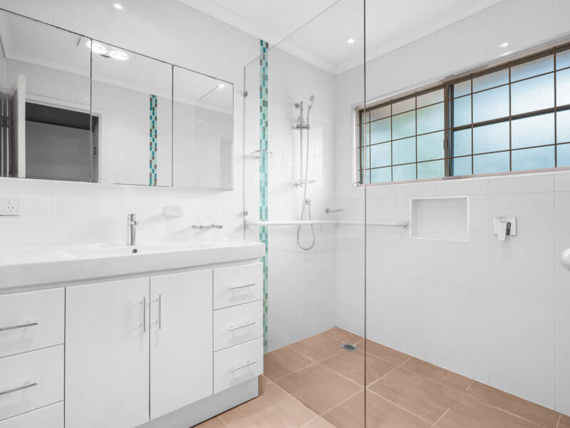 18 Lyrian Street, Manly West, QLD 4179 Australia