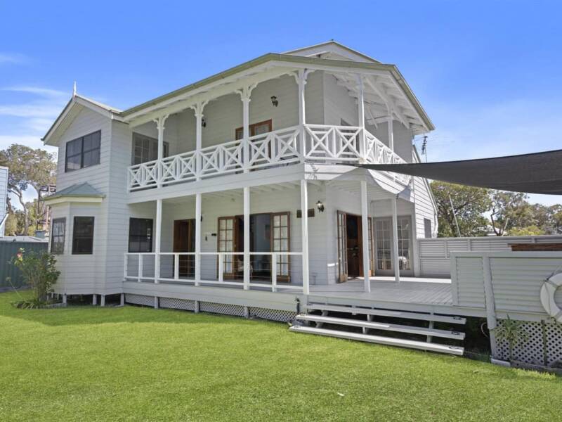 96 Goondool Street, Kooringal, QLD 4025 Australia
