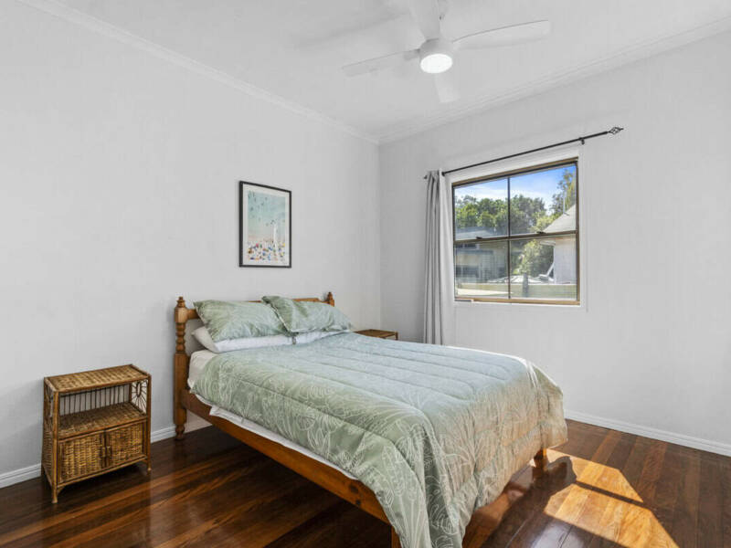 96 Goondool Street, Kooringal, QLD 4025 Australia