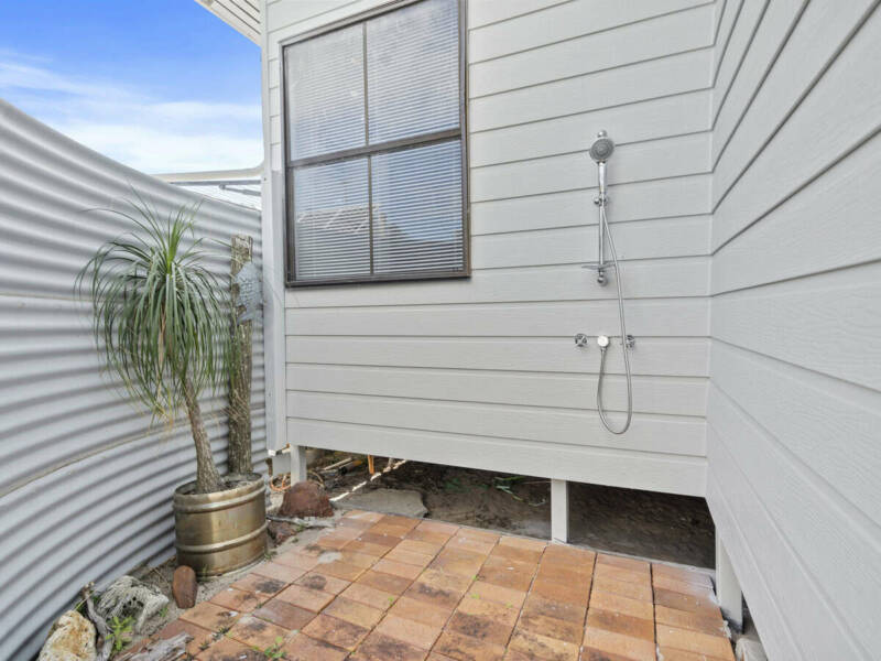 96 Goondool Street, Kooringal, QLD 4025 Australia