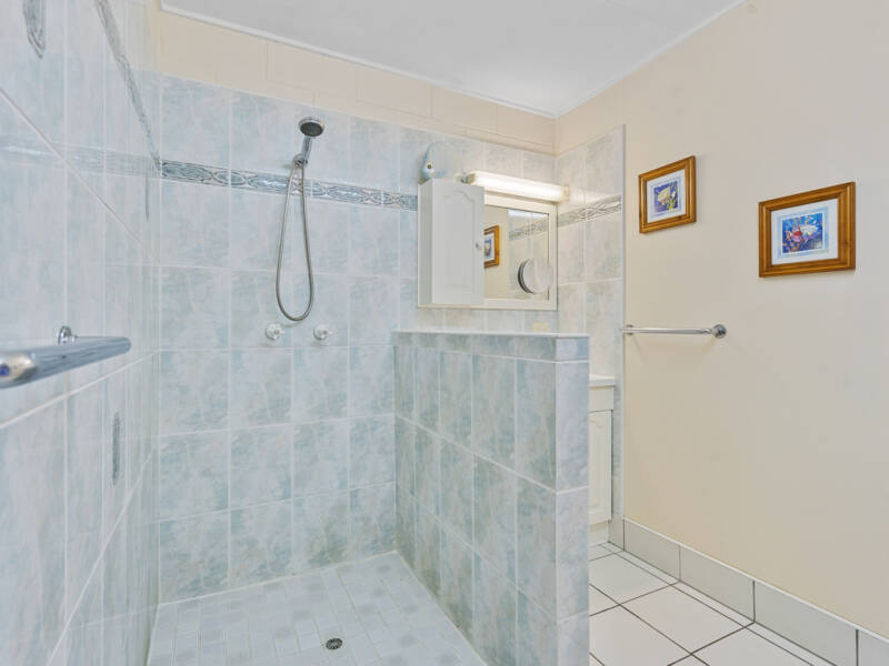 31 Kooringal Esplanade, Kooringal, QLD 4025 Australia