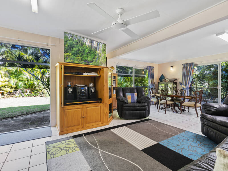 31 Kooringal Esplanade, Kooringal, QLD 4025 Australia