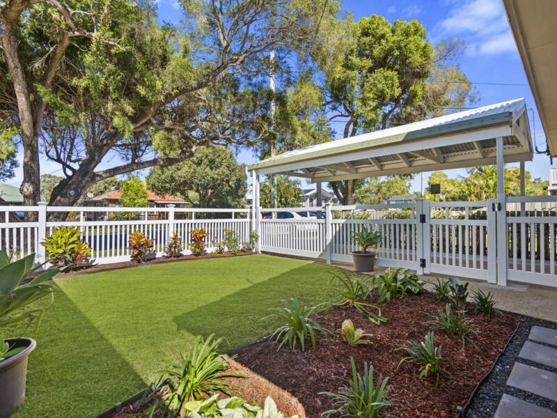 15 Daniel Street, Lota, QLD 4179 AUS