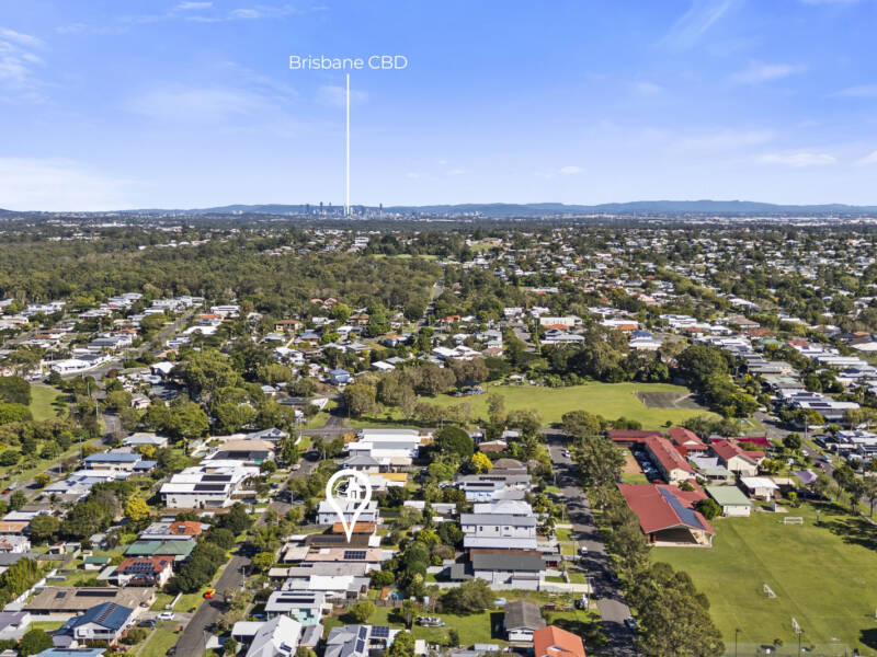 15 Daniel Street, Lota, QLD 4179 AUS