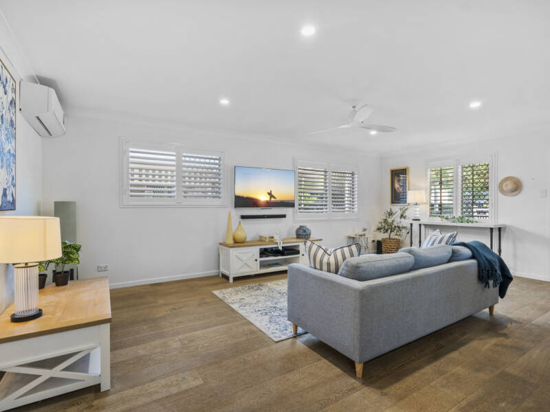 15 Daniel Street, Lota, QLD 4179 AUS