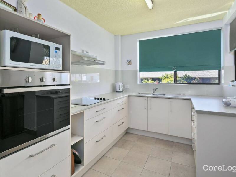 2/88 Akonna Street, Wynnum, QLD 4178 Australia