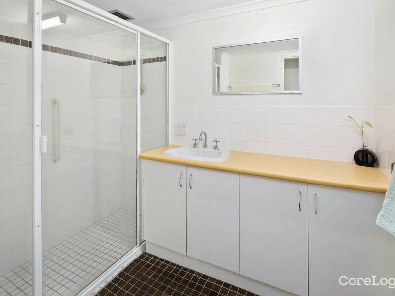 2/88 Akonna Street, Wynnum, QLD 4178 Australia