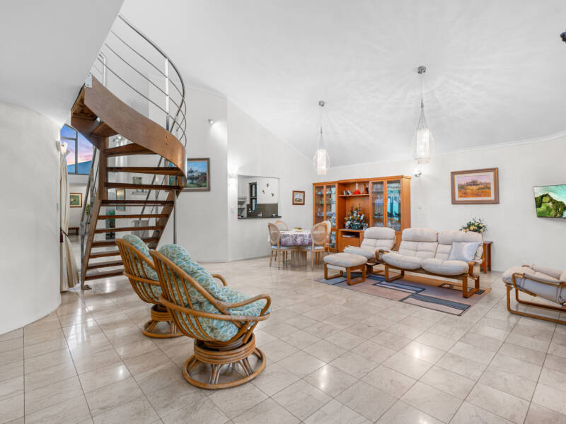 19 Earl Parade, Manly, QLD 4179 AUS
